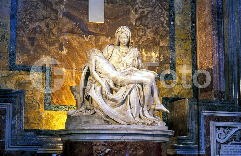 La Pietà di Michelangelo, Roma