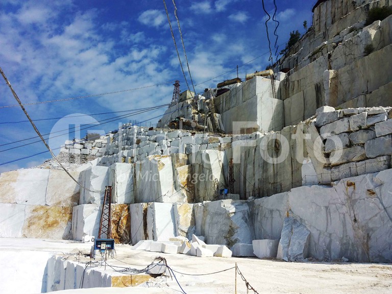 Toskana-Carrara-Marmor-Steinbrueche
