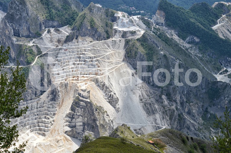Toskana-Carrara-Marmor-Steinbrueche