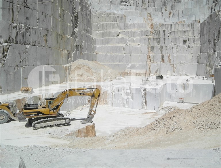 Toskana-Carrara-Marmor-Steinbrueche