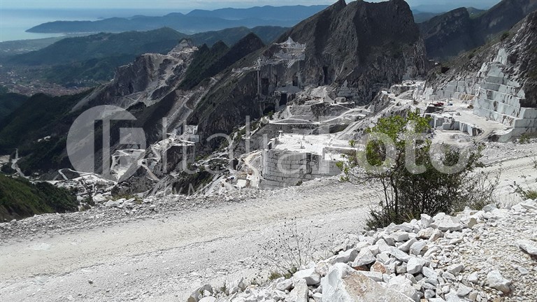 Toskana-Carrara-Marmor-Steinbrueche