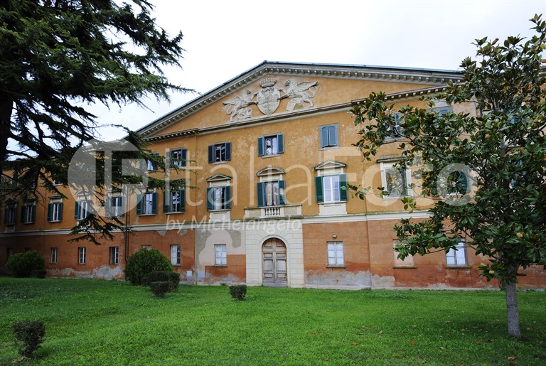 Toskana-Pomarance-Palazzo de Larderel