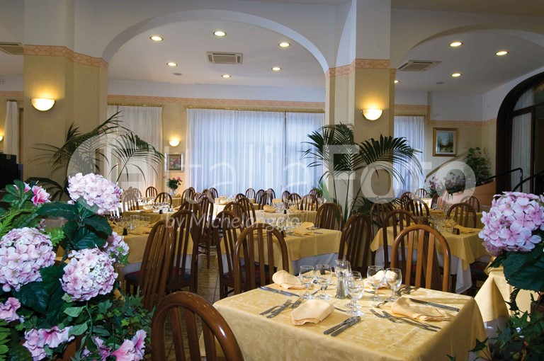 Hotel Bisesti - Garda