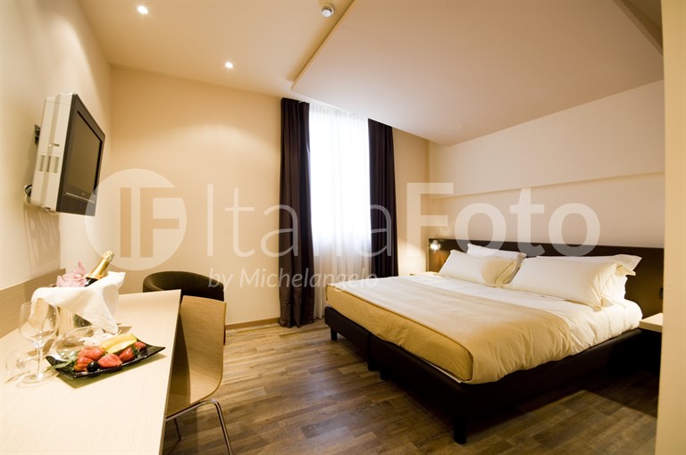 Airport Hotel - Villafranca