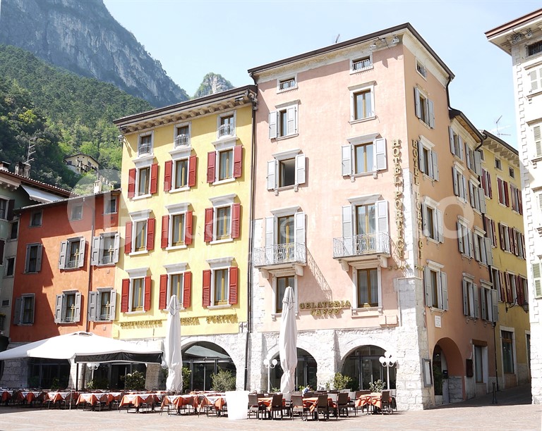 Portici & Romantik Wellness - Riva del Garda