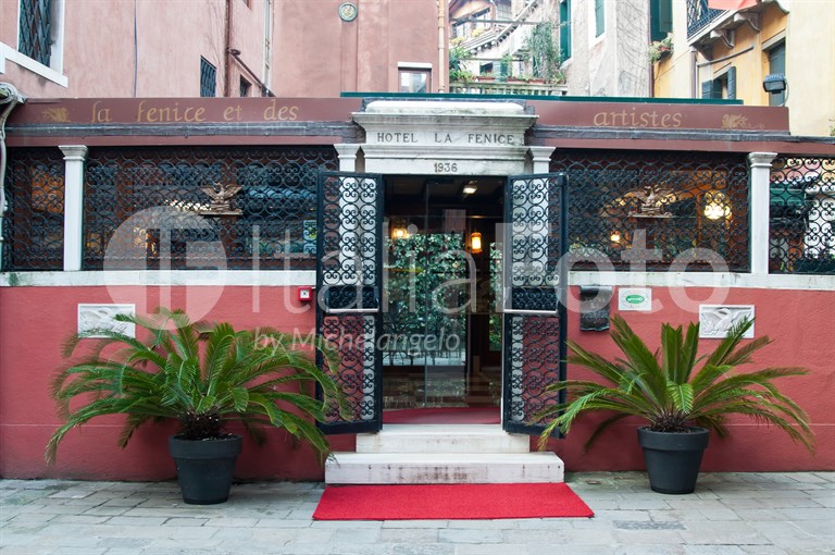 La Fenice Et Des Artistes - Venezia
