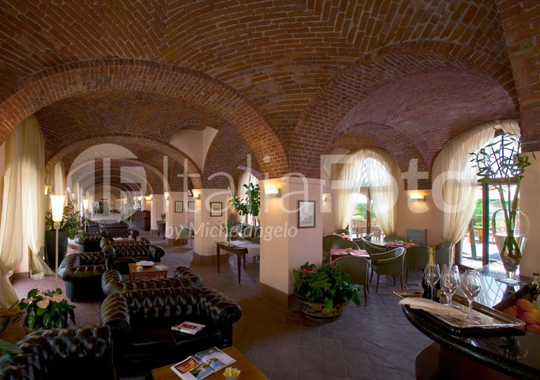  Dell'Agenzia - Pollenzo
