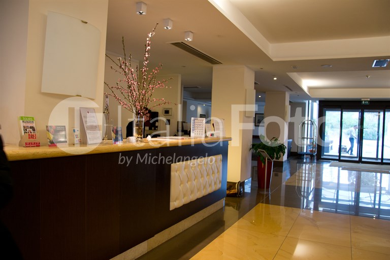 Cardinal Hotel St